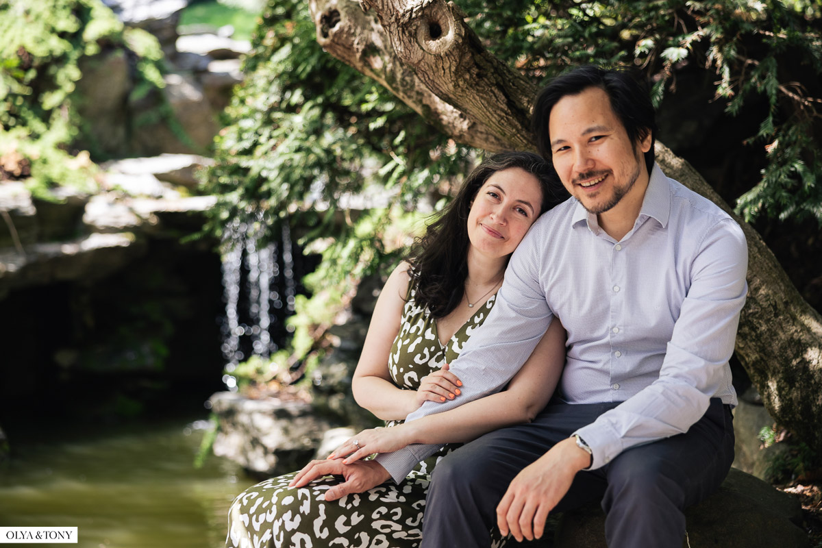 cherry blossom engagement photos in brooklyn botanic garden 20