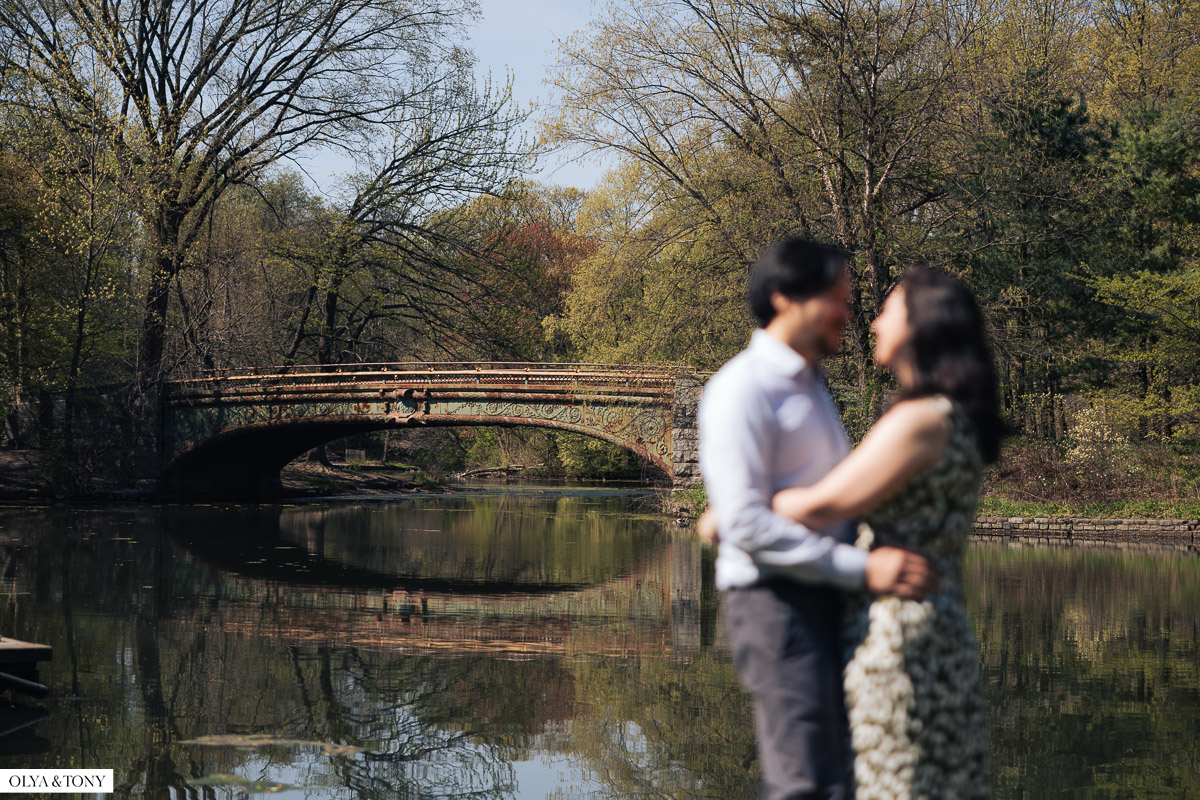 cherry blossom engagement photos in brooklyn botanic garden 27