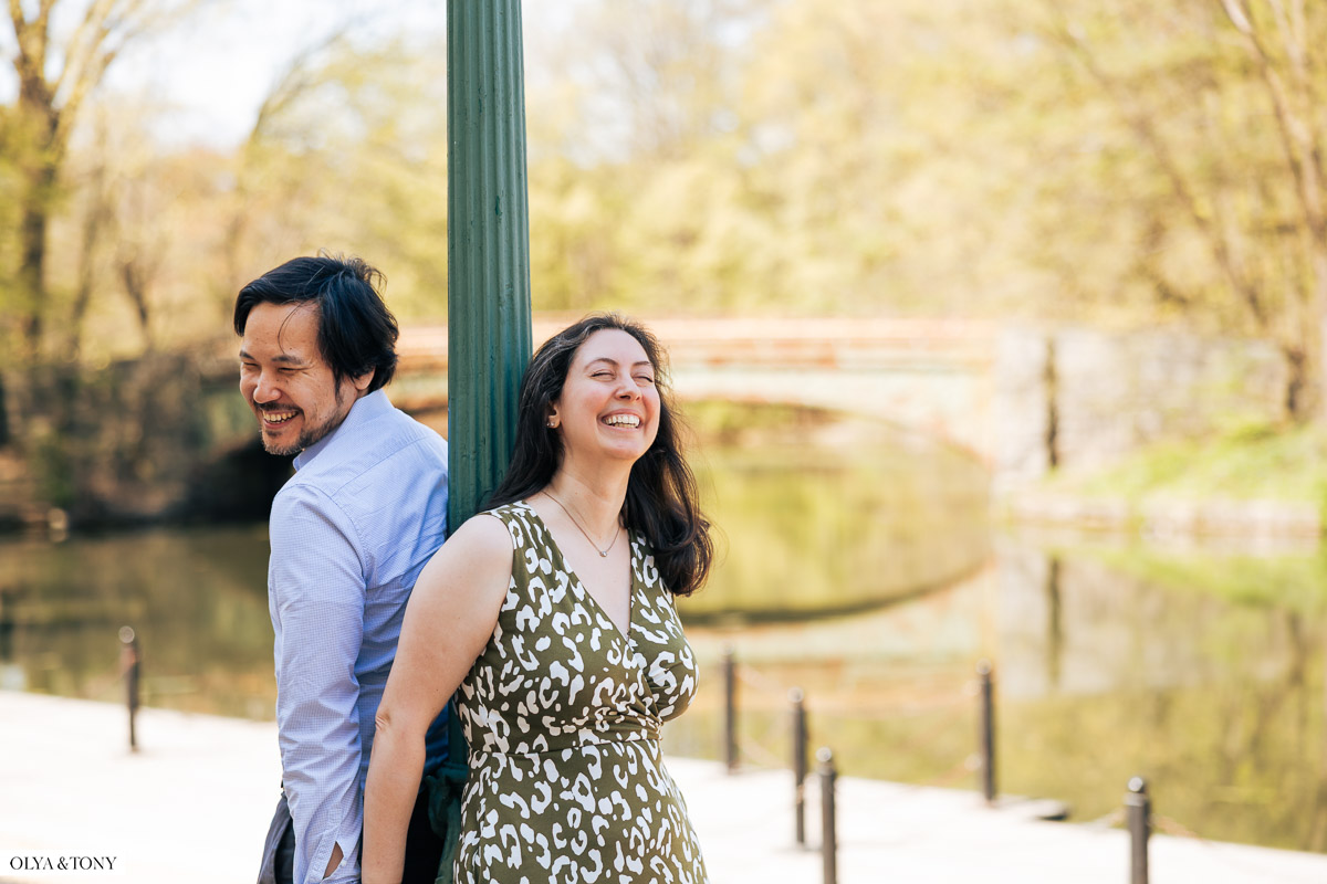 cherry blossom engagement photos in brooklyn botanic garden 31