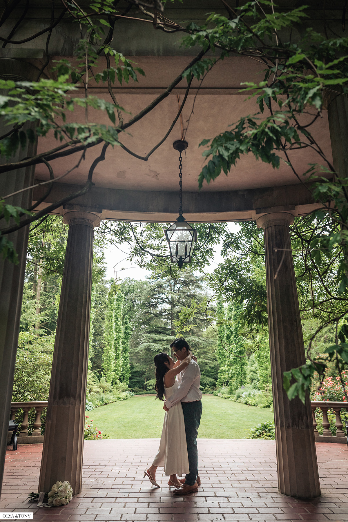 engagement photos at van vleck house gardens 14