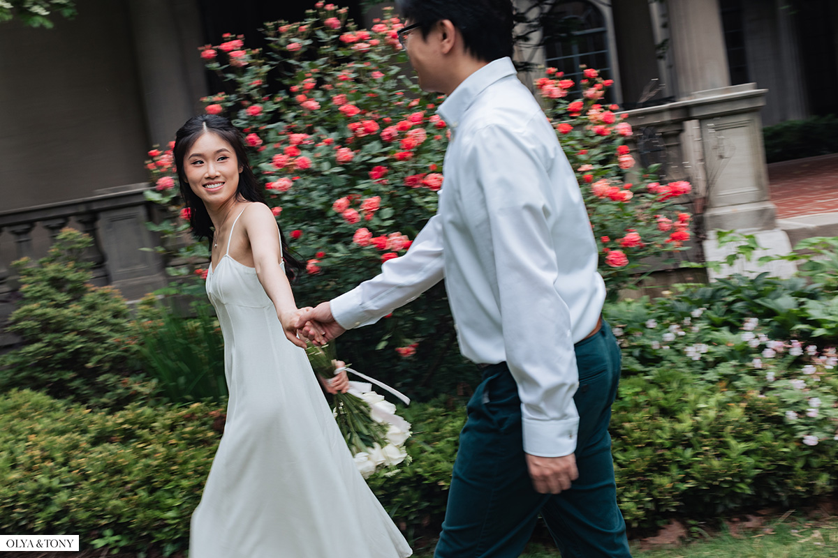 engagement photos at van vleck house gardens 16