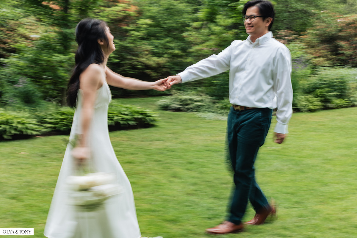 engagement photos at van vleck house gardens 19